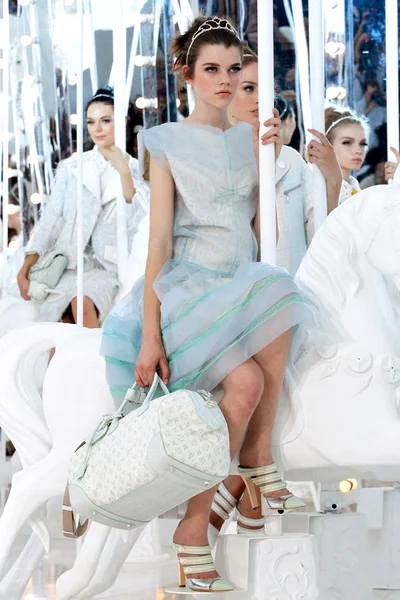 Look 1